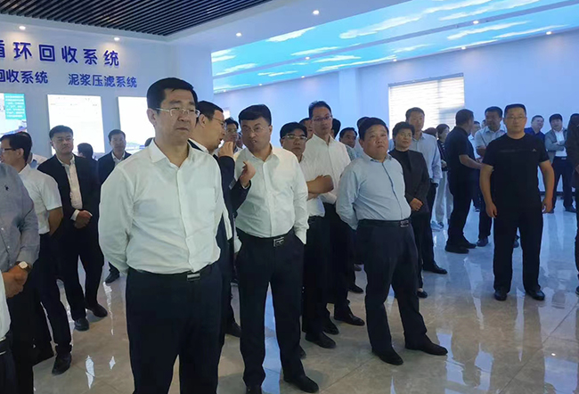 賈汪區區領導蒞臨瑞杰機械指導工作!